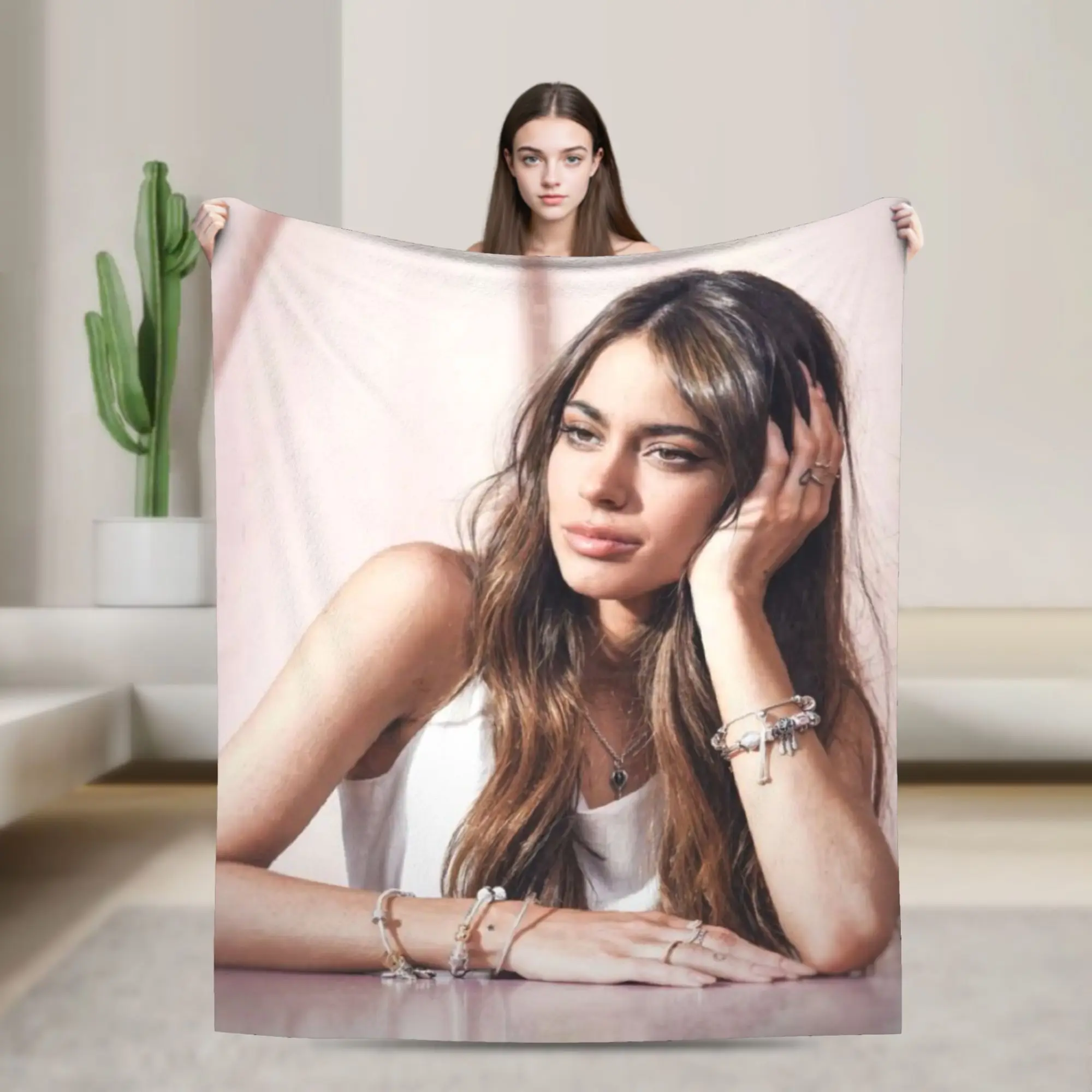 

Tini Futttura Tour Blanket Fleece Comfortable Lightweight Thin Throw Blankets for Sofa Bedspreads