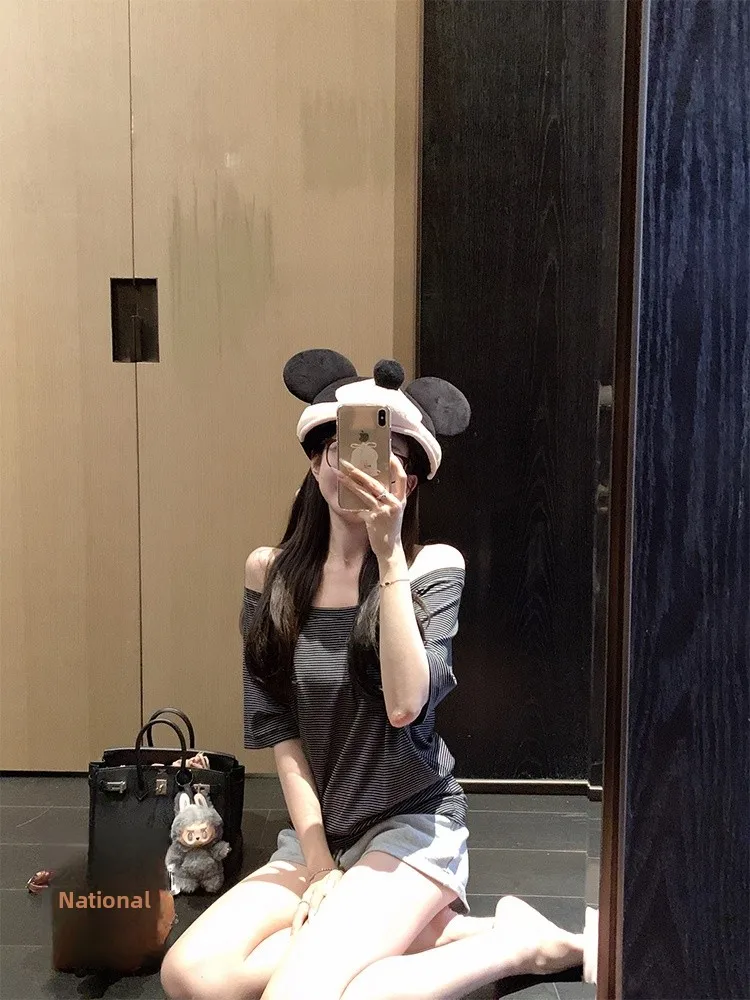 

Cute Striped T-irt ort Pants Set Comfortable Spor Dog Design Lovely Casual Loose Fit Women's Summer Faion Outfit