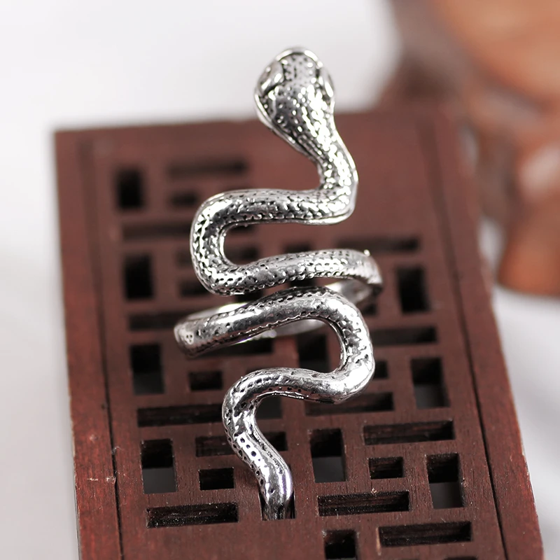 Retro Snake Ring for Women Metal Gothic Men Rings Vintage Adjustable Ring for BFF Black Ring Party Jewelry Accessories Gift