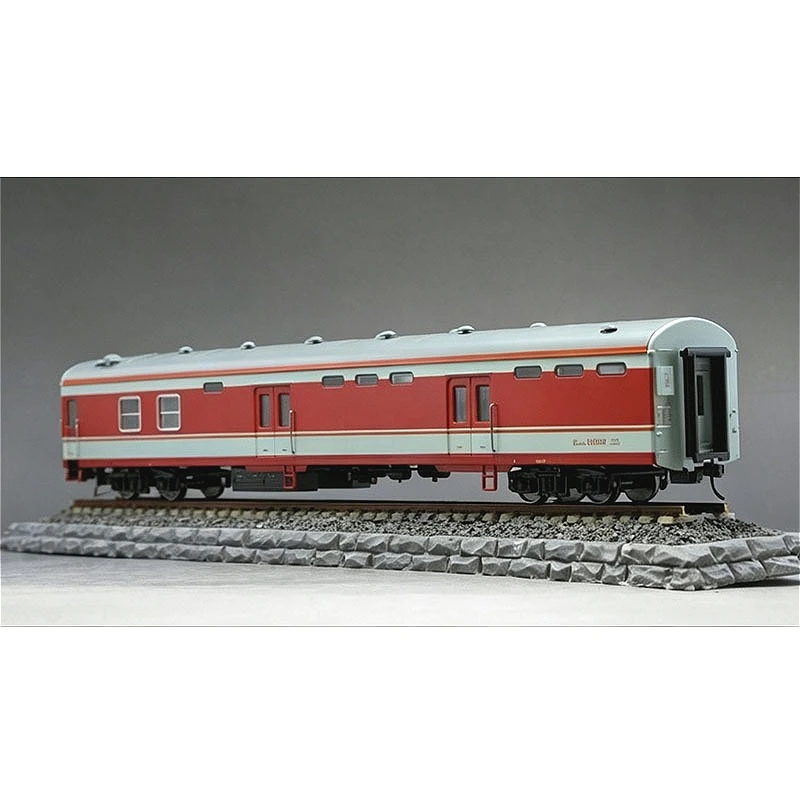 1:87 Scale Train Model Passenger Car Tianchaoxingxing 25B Passenger Car Red Baggage Car with Interior Lighting Unpowered