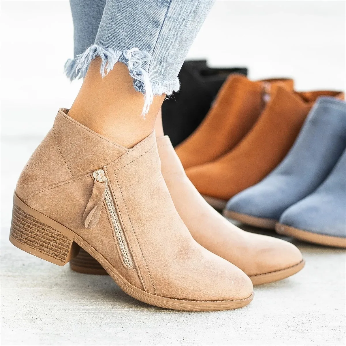 2023 Women Booties  Autumn Suede chelsea Boots Women Fashion  Platform Boots Side Zipper Heeled Ankle Boots Botas De Mujer