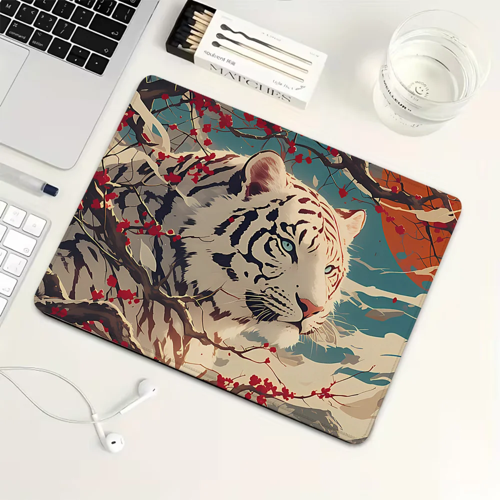 

Ретро-коврик для мыши с изображением белого тигра, маленький, резиновый, игровой, для механической клавиатуры, аксессуар для ПК, коврик для компьютерного стола