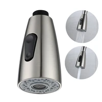 El lavabo de la cocina tiene 2 funciones, reemplaza el grifo de agua caliente y fría extraíble y el grifo extraíble de la ducha reemplaza el rociador