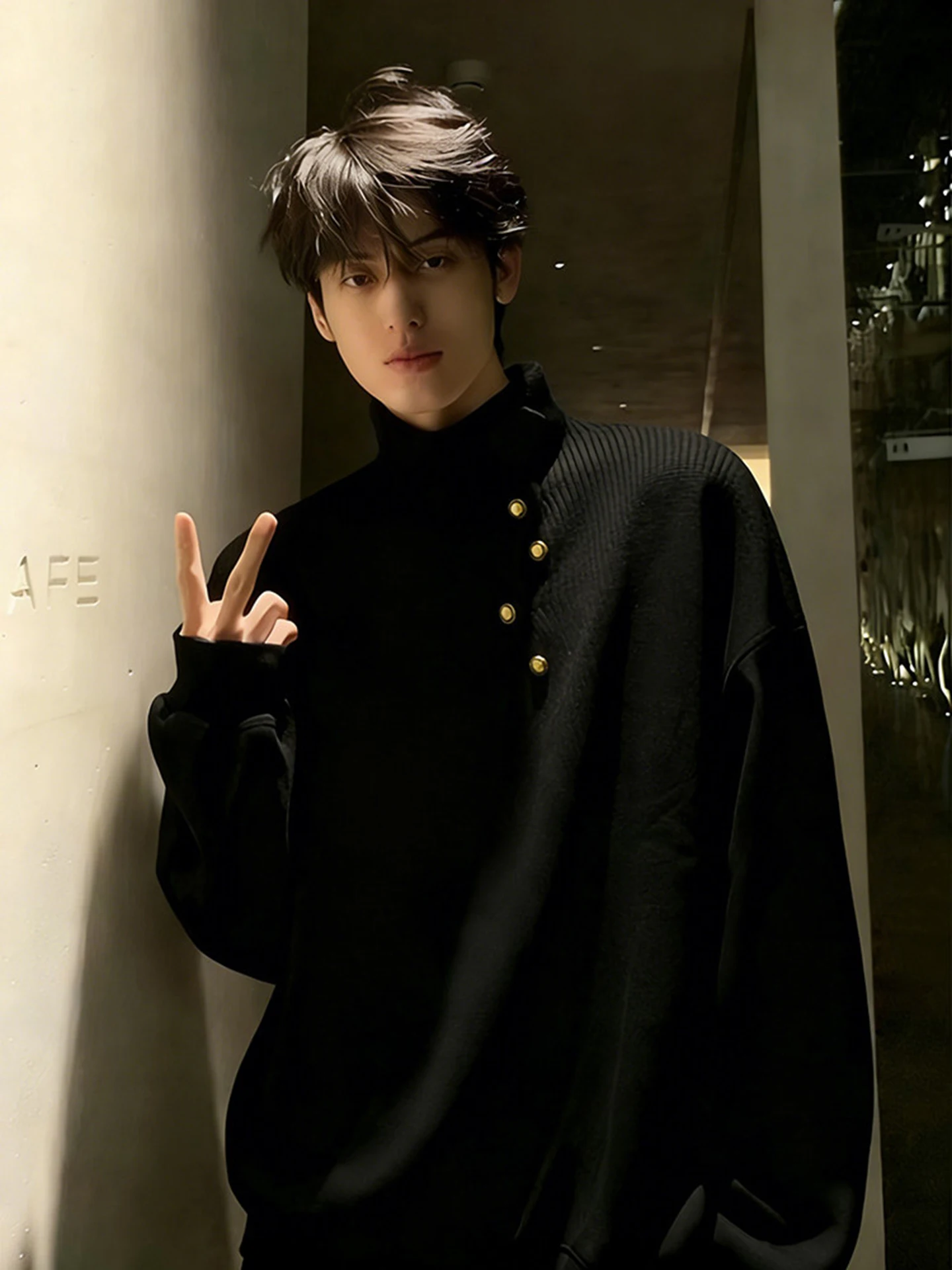 

Американский свитер с высоким воротником, мужской зимний свитер с внутренней частью, трикотажный топ с нерегулярными пуговицами, молодежный весенний обычный све