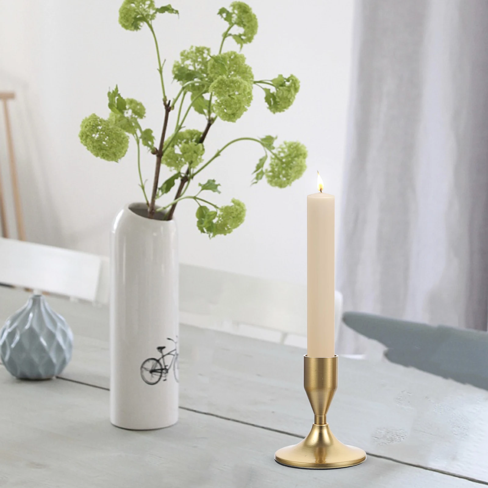 

2pcs Vintage Candlestick Holders Retro Taper Stand Decorative Iron Material Home Decor Table Centerpiece Single-head