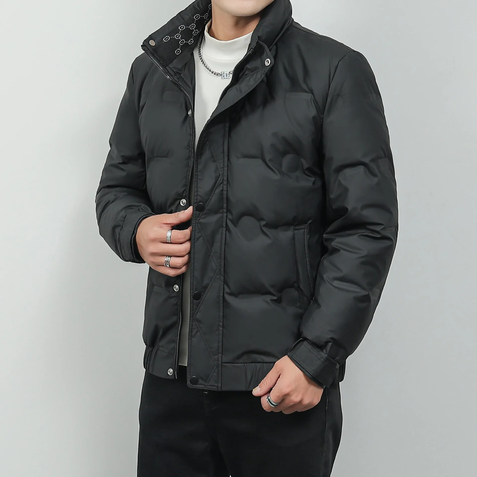 Variant: Black
