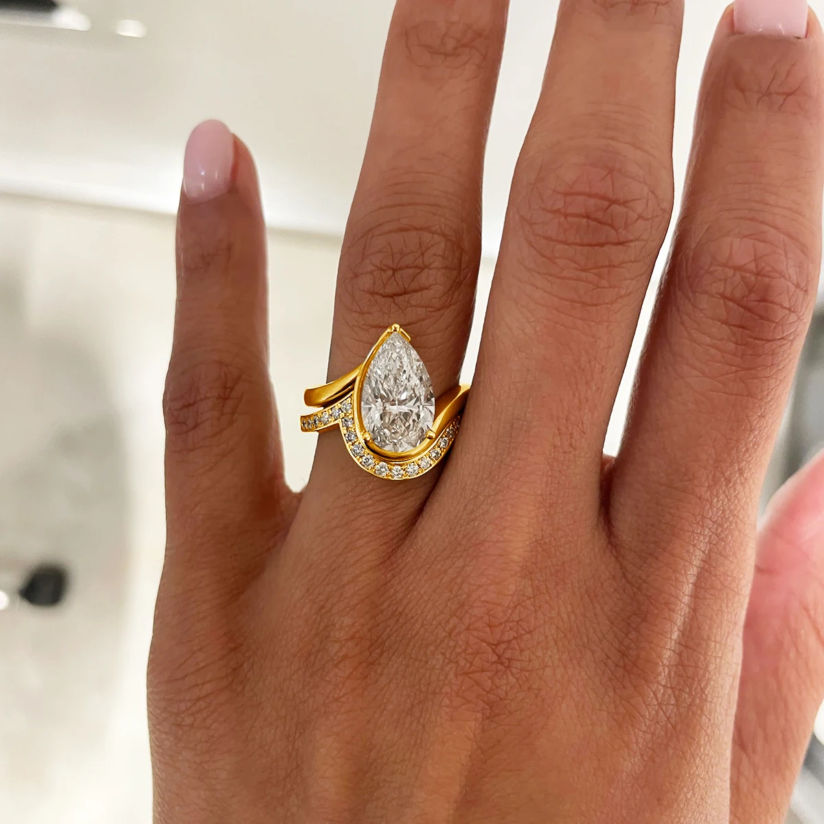 

18k Gold Plated D Color VVS1 Moissanite Ring 925 Sterling Silver Waterdrop Cut for Women Engagement Party Fashion Jewelry Gifts