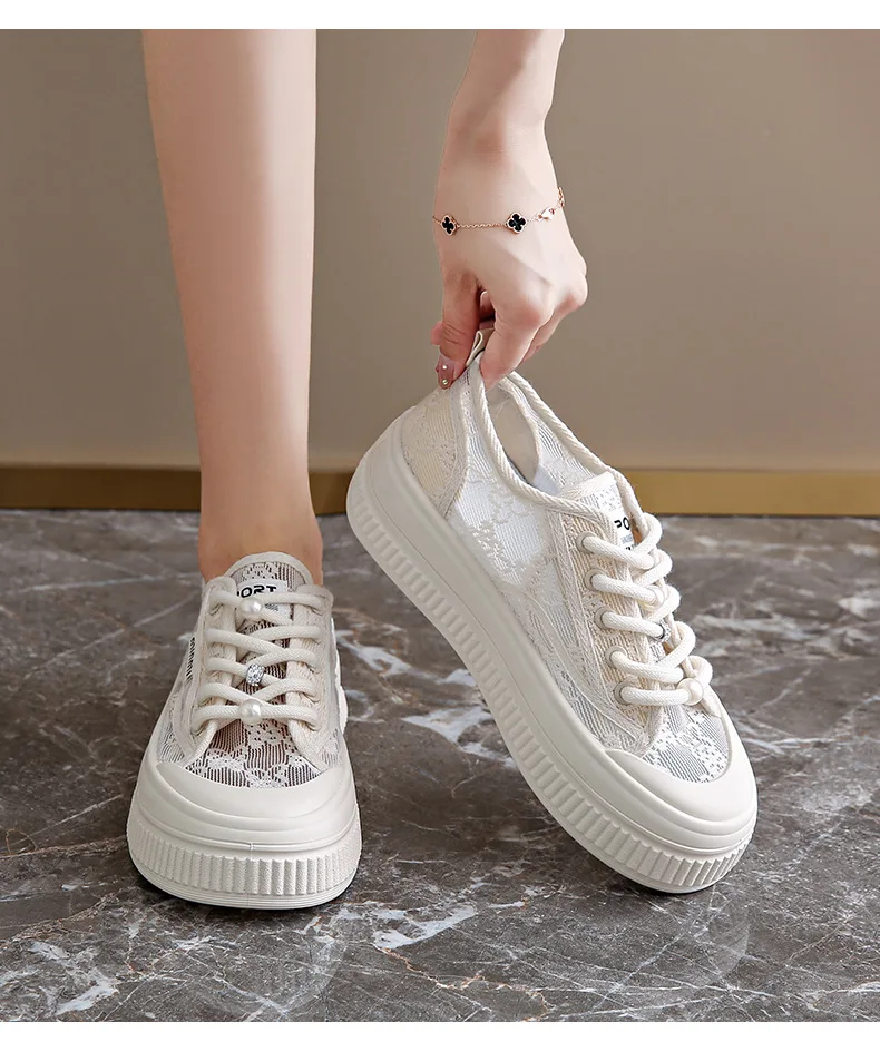 

The 2025 new spring and summer fashion bestsellers are trendy lace breathable mesh shoes and thin sports casual shoes