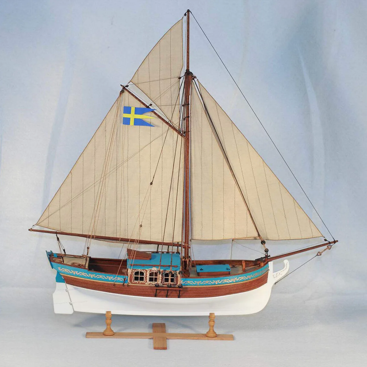 

1/24 Scale Solid Wood Swedish Yacht Sailboat Assembly Model Kit with Internal Structure Ships Static Model Ship Toy Ornament