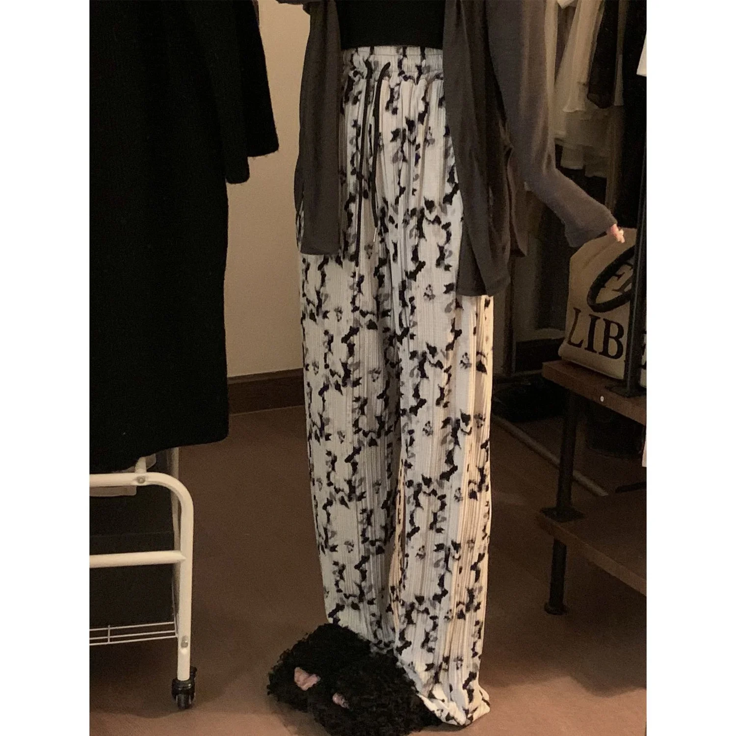 

Extra Large Size Ice Silk Drapey Wide Leg Pants Women Summer Thin Loose Slim Straight Folded Pants High Waist Korean Sle Co...