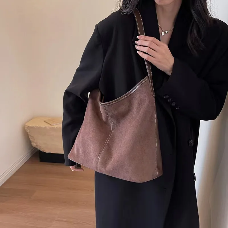 

Korean style simple and fashionable large-capacity tote bag niche design matte texture retro shoulder armpit bag tote bag