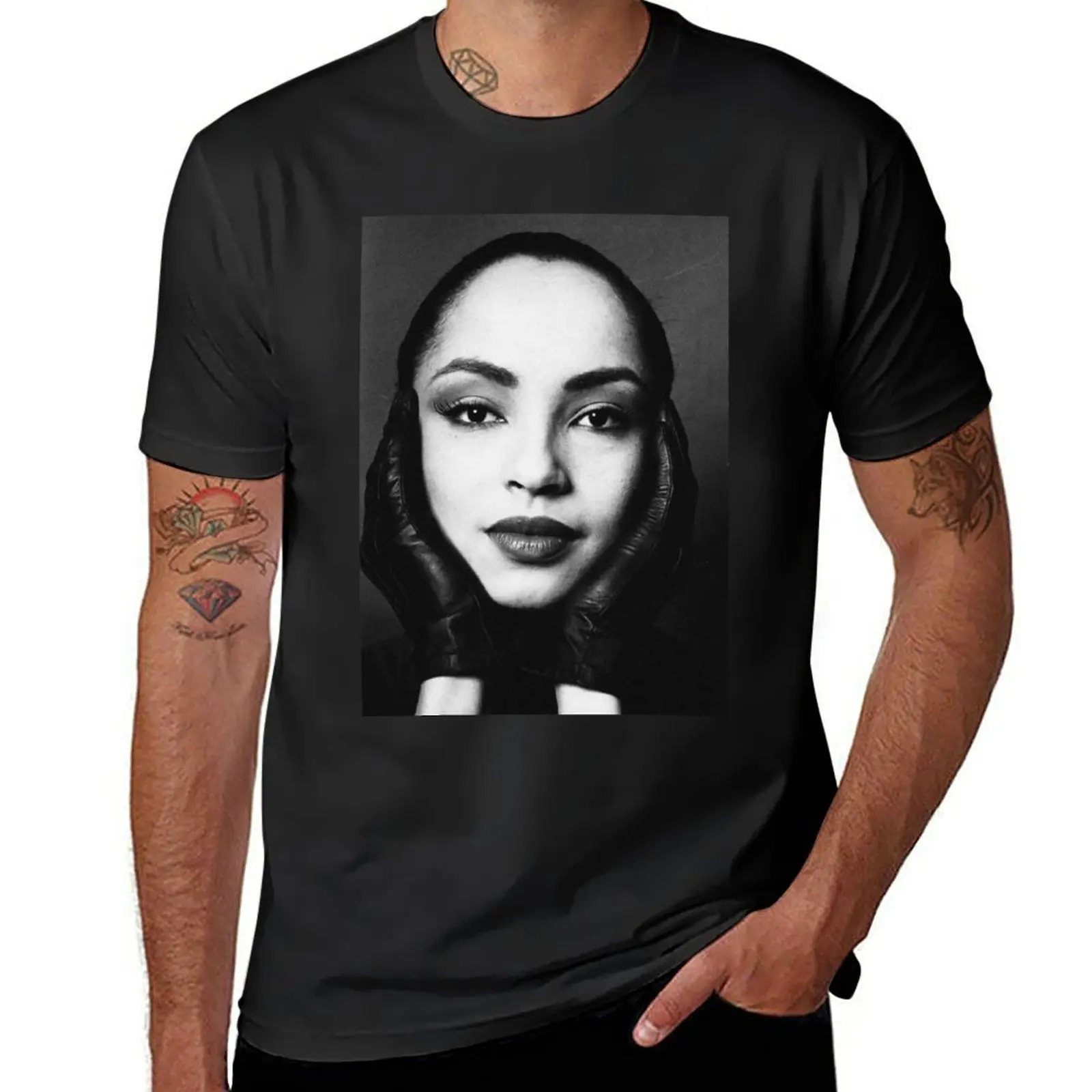 New American singer digitally enhanced and grained close up photo. For good music lovers. T-Shirt