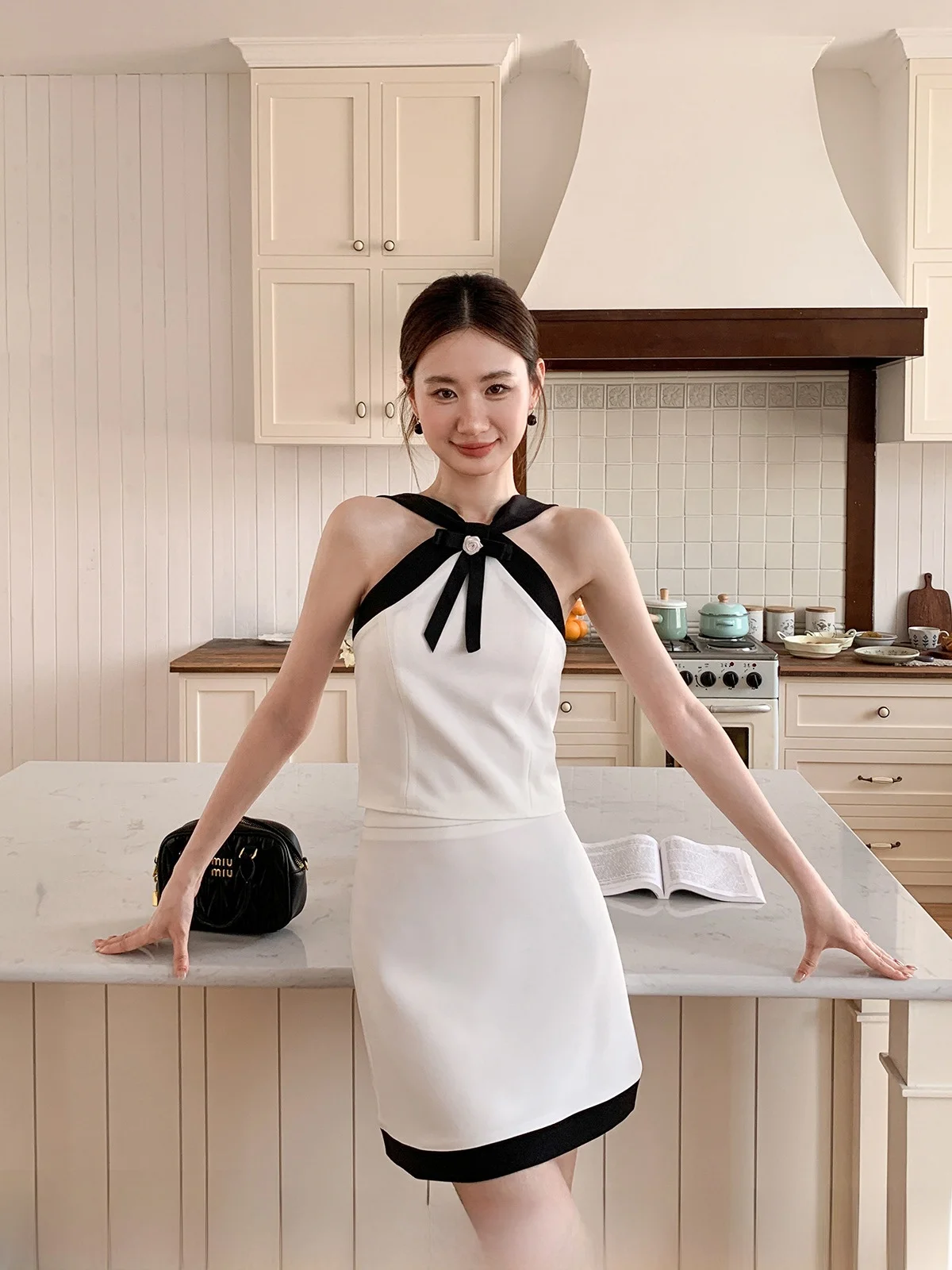 

Комплект с жилеткой и юбкой контрастного цвета, женский комплект из двух предметов Small Fraance Sle Faion для поездок на работу