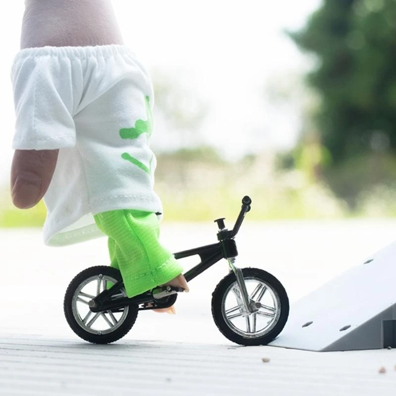 Q0KB Finger Bike Finger Scooter Mini Skateboards Finger Skateboard Set Finger Scooter
