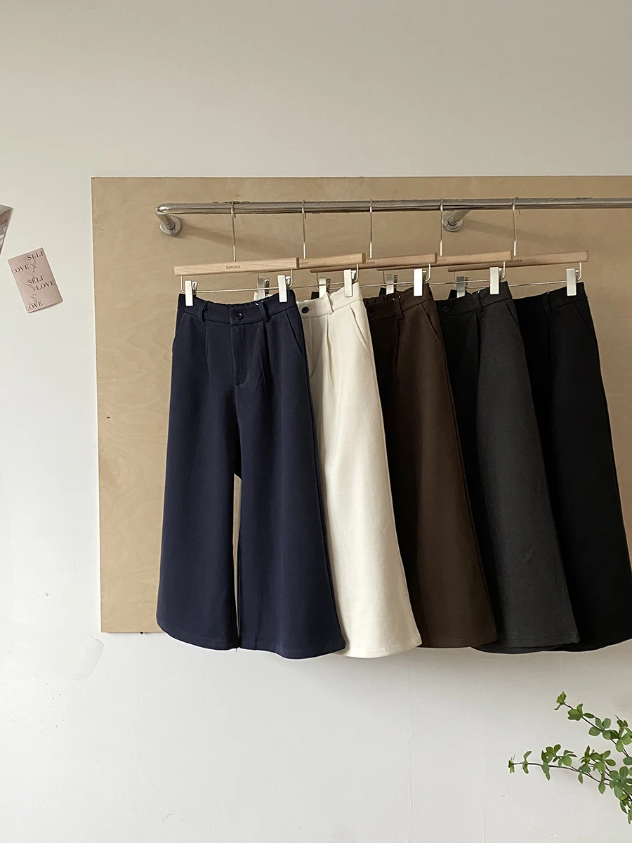 2025 Autumn New Style Korean Loose Wide Leg Pants Elastic Waist Straight Cut Slimming Commute Friendly Women's Capri Trousers