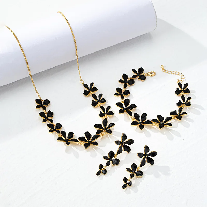 

18k Gold Plated Jewelry Set For Women Classic Design Shiny Necklace Flower Earrings And Bracelet Fashion 3PCS Set Jewelry