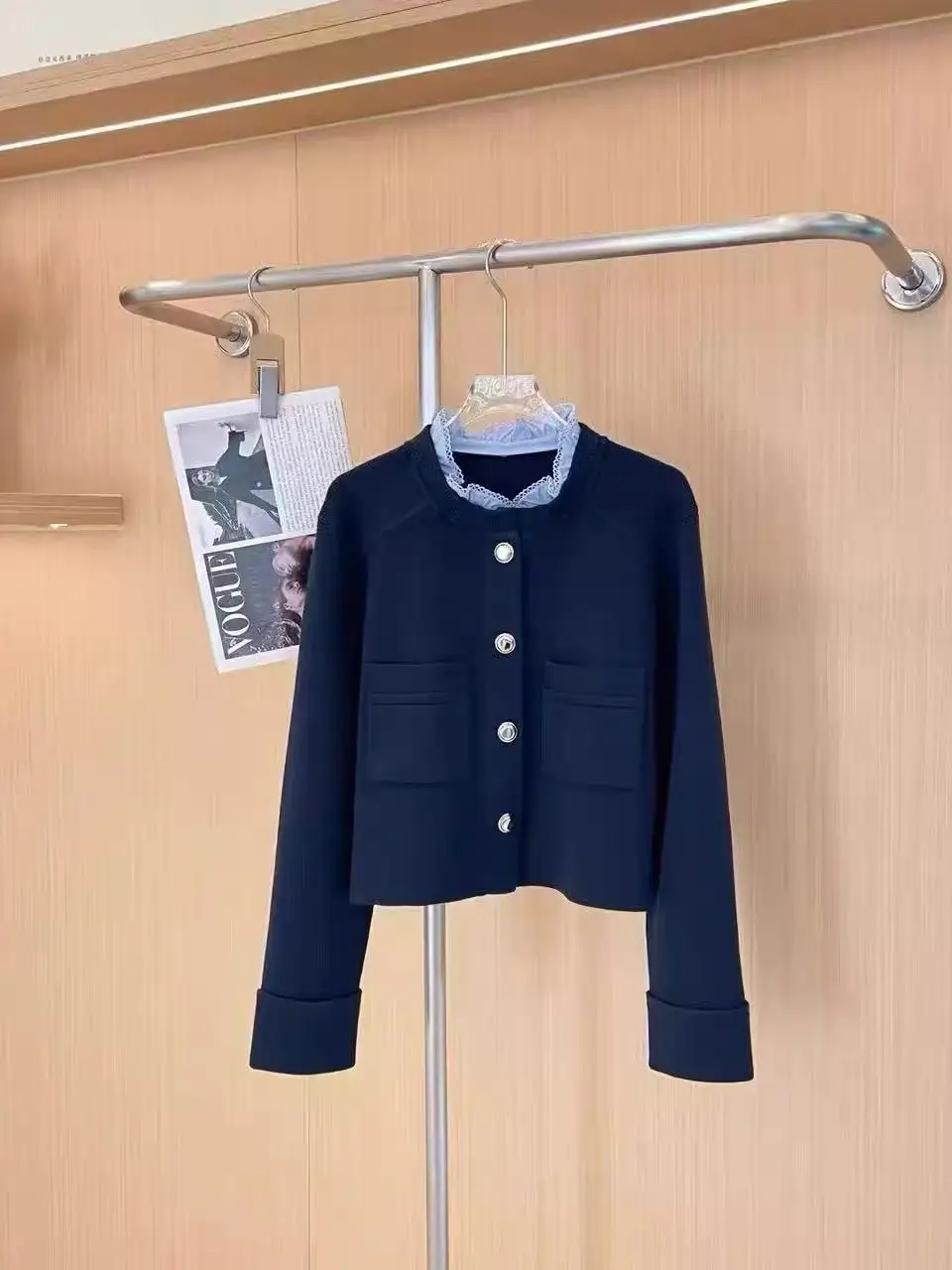 

Съемная кружевная отделка, вязаная короткая куртка, темно-синяя, на одной пуговице, шерстяная, женская, модная, весна-осень, с круглым вырезом