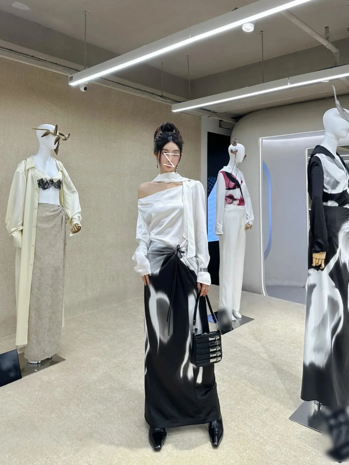 

Шелковое атласное платье-комбинация с высокой талией, плиссированным принтом и рукавами, весенний модный комплект для женщин из смесового полиэстера