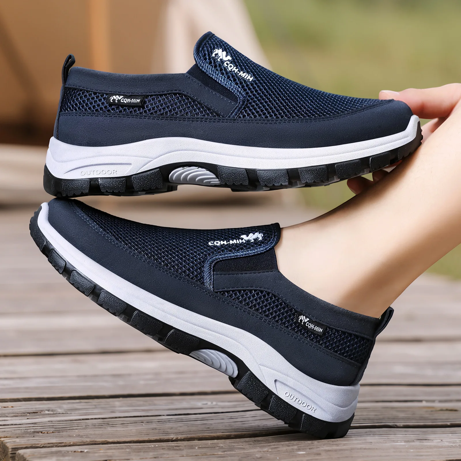 Men's Summer New Breathable and Versatile Mesh Shoes, One Foot Cloth Shoes, Soft Soled Anti Slip Men's Shoes