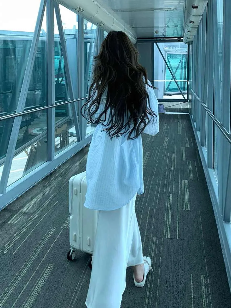 أزرق فاتح طويل Sve للنساء irt تفريغ الدانتيل للحماية من الشمس الصيف Fre Sle الربط تصميم نسيج البوليستر الرقيق