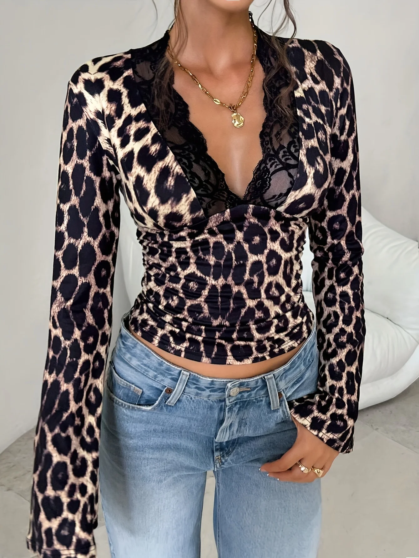 

Women's lace V-neck flared sleeve leopard print comfortable T-shirt