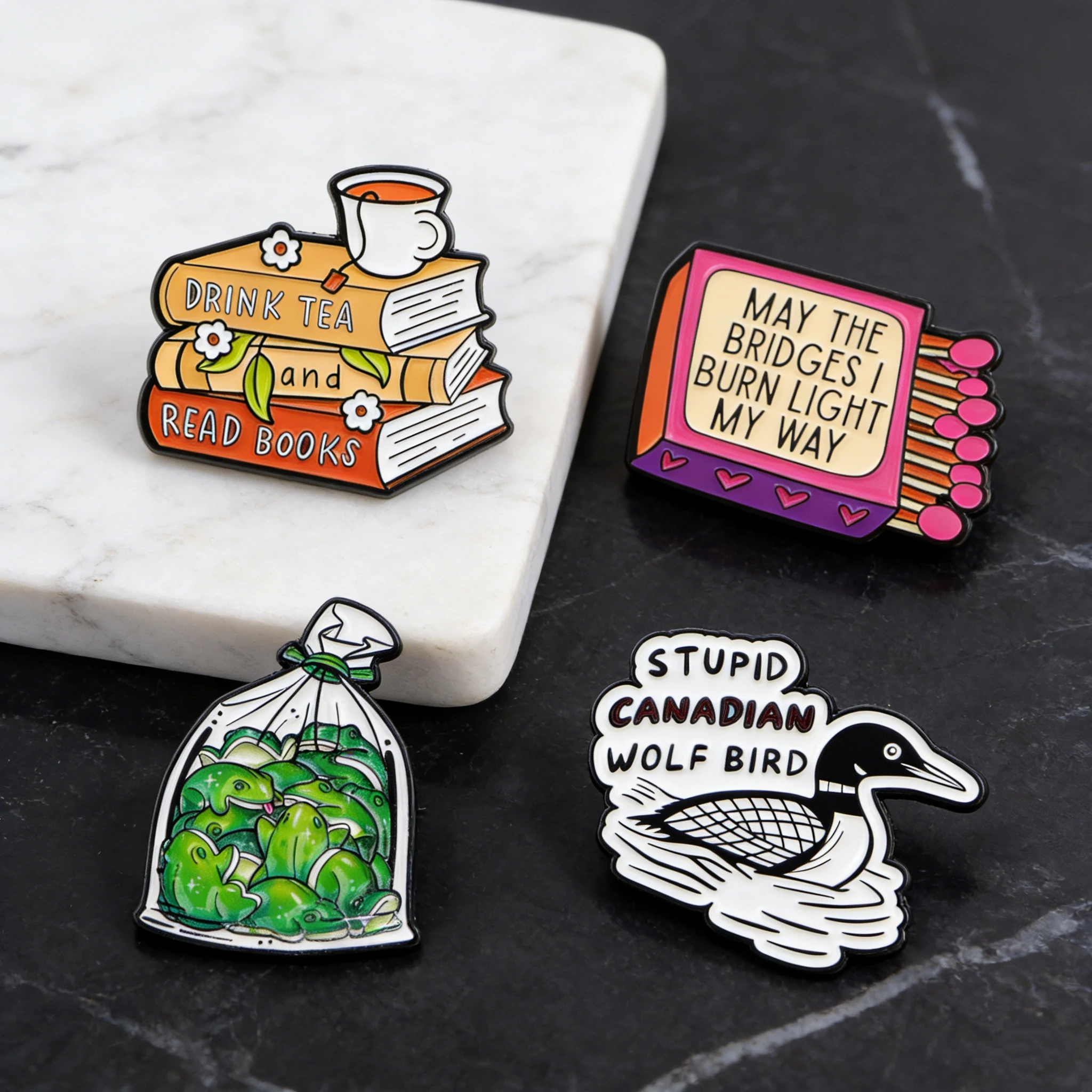 Pin esmaltado con citas divertidas de "Beber té y leer un libro", broche de pájaro canadiense, insignia de solapa de rana, regalos de joyería para amigos