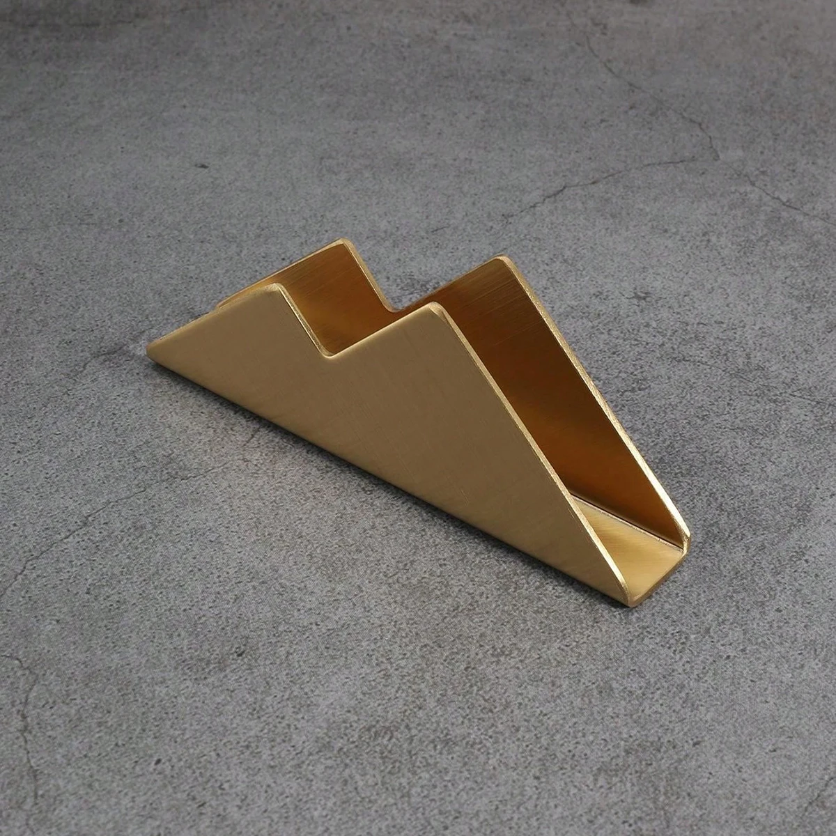 Mountain Shape Custom Text Business Card Holder Laser Engraving Customized Name Card Case Metal Personalized Business Card Stand view 4