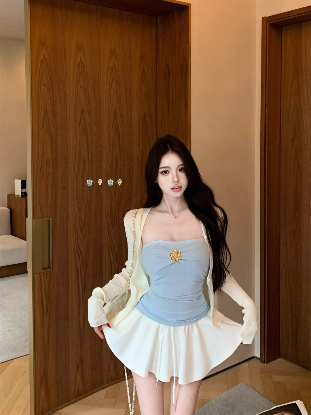 

Женский комплект для похудения: чайный цветочный узор, металлическая пряжка, три предмета, весенний повседневный стиль, топ-кардиган с защитой от просвечивания, юбка, модный комплект