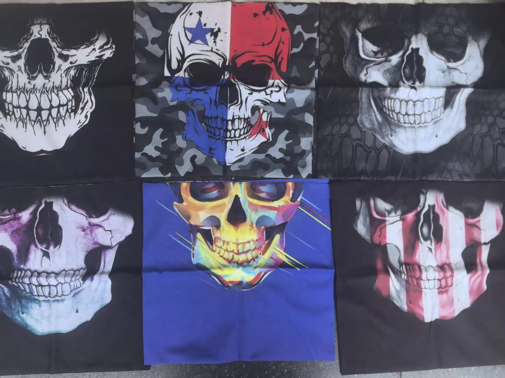 

Thousands of seamless magic scarves for men and women, neck covers, warm face masks, headscarves and headbands of various styles