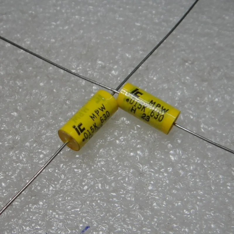 Capacitance value: 0.033uf 33nf 333 film capacitor Withstand voltage: 250V Dimension: Length 13.5mm × Roundness 4.6mm