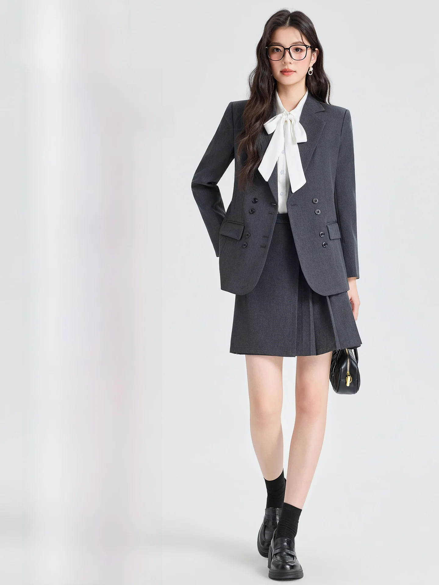 

Костюм-двойка (юбка и пиджак) для женщин: элегантный комплект в университетском стиле для собеседований, деловой, премиум-класса, с индивидуальным дизайном, в западном стиле