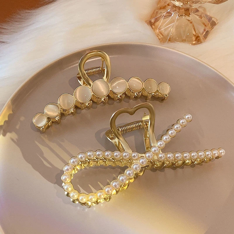 Pearl Hair Claw Big Hair Clip for Women Shining Metal Hairpins Elegant Irregular Bow Tie 2022 Fashion Hair Accessories