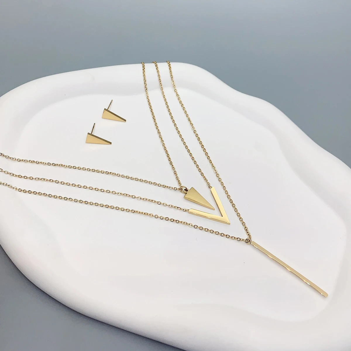 3 Piece Set Women's Stainless Steel V-shaped Geometric Pendant Set