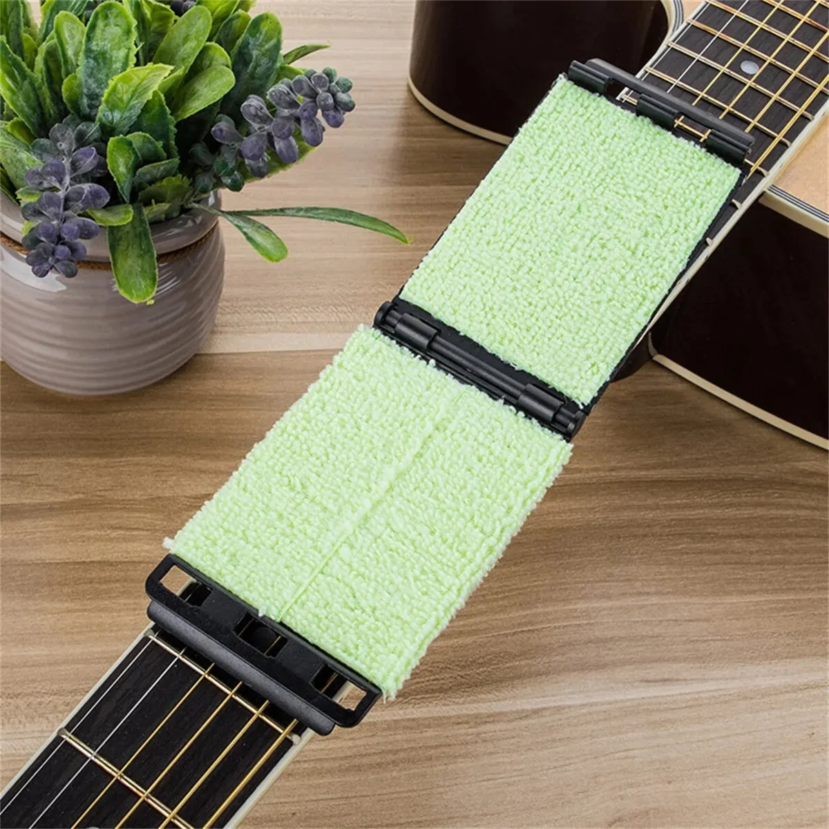 Miwayer Guitar String Cleaner Clean Fretboard Cloth Tool for Maintenance and Care of Violin, Bass, Ukulele, Electric Guitars