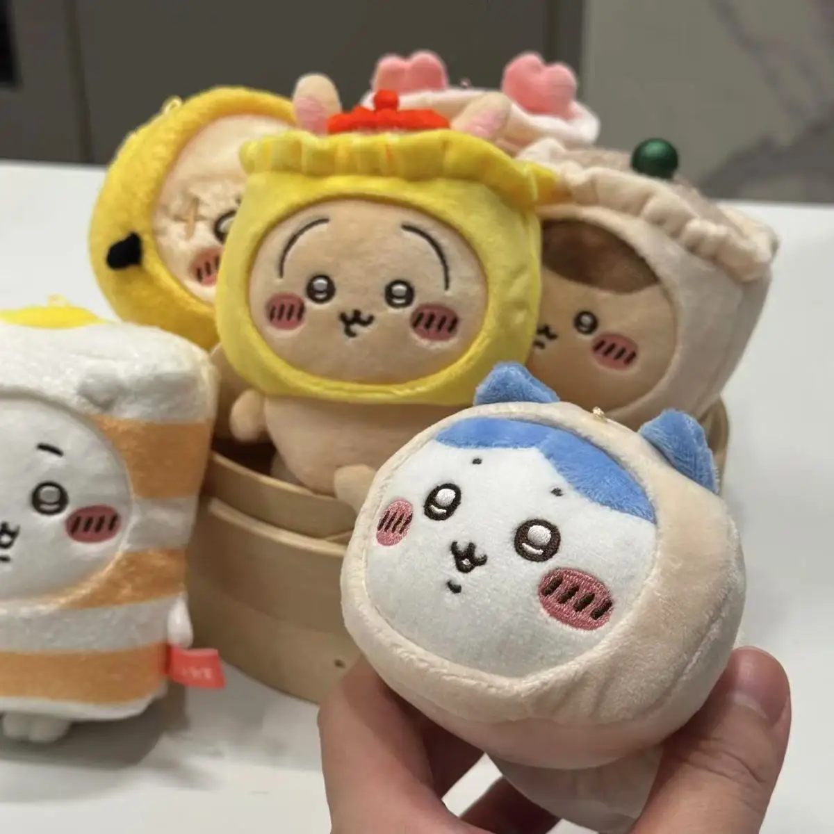 Chiikawa kawaii Momonga هونغ كونغ الشاي شرب طبعة محدودة ألعاب من نسيج مخملي قلادة لطيف الكرتون Rakko Usagi المفاتيح فتاة هدية