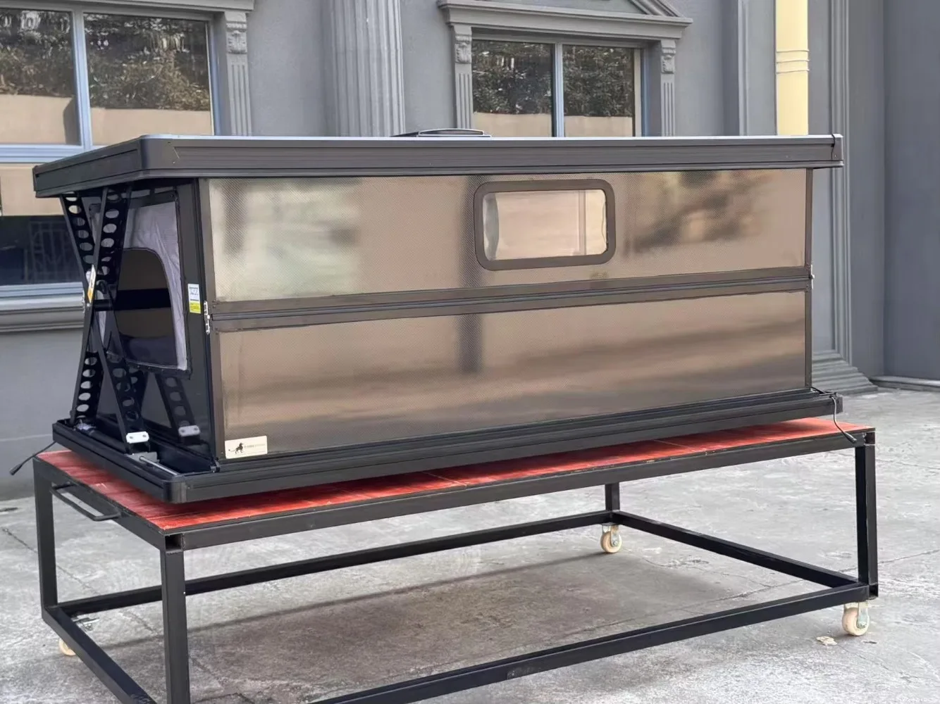 P-Show Carbon Fiber Electric Pop-Up Rooftop Tent with Sprinter 4x4 and Pickup Trucks RVs