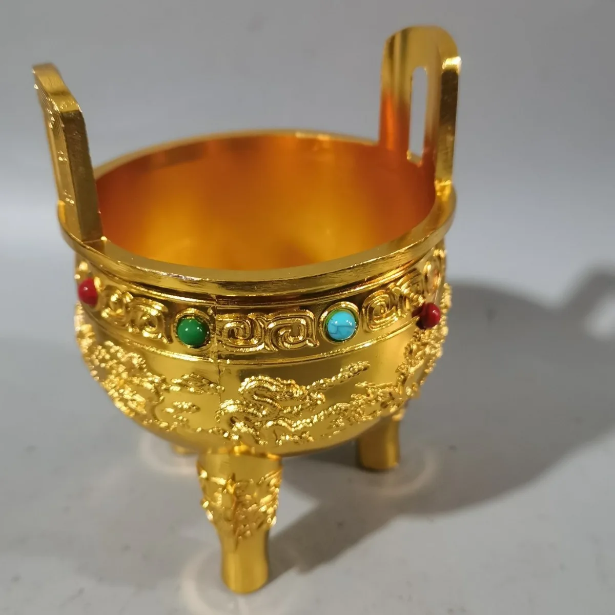 

Brass Qing Qianlong annual gold Kowloon tripod Kowloon drama bead tripod inlaid with gemstones ornament
