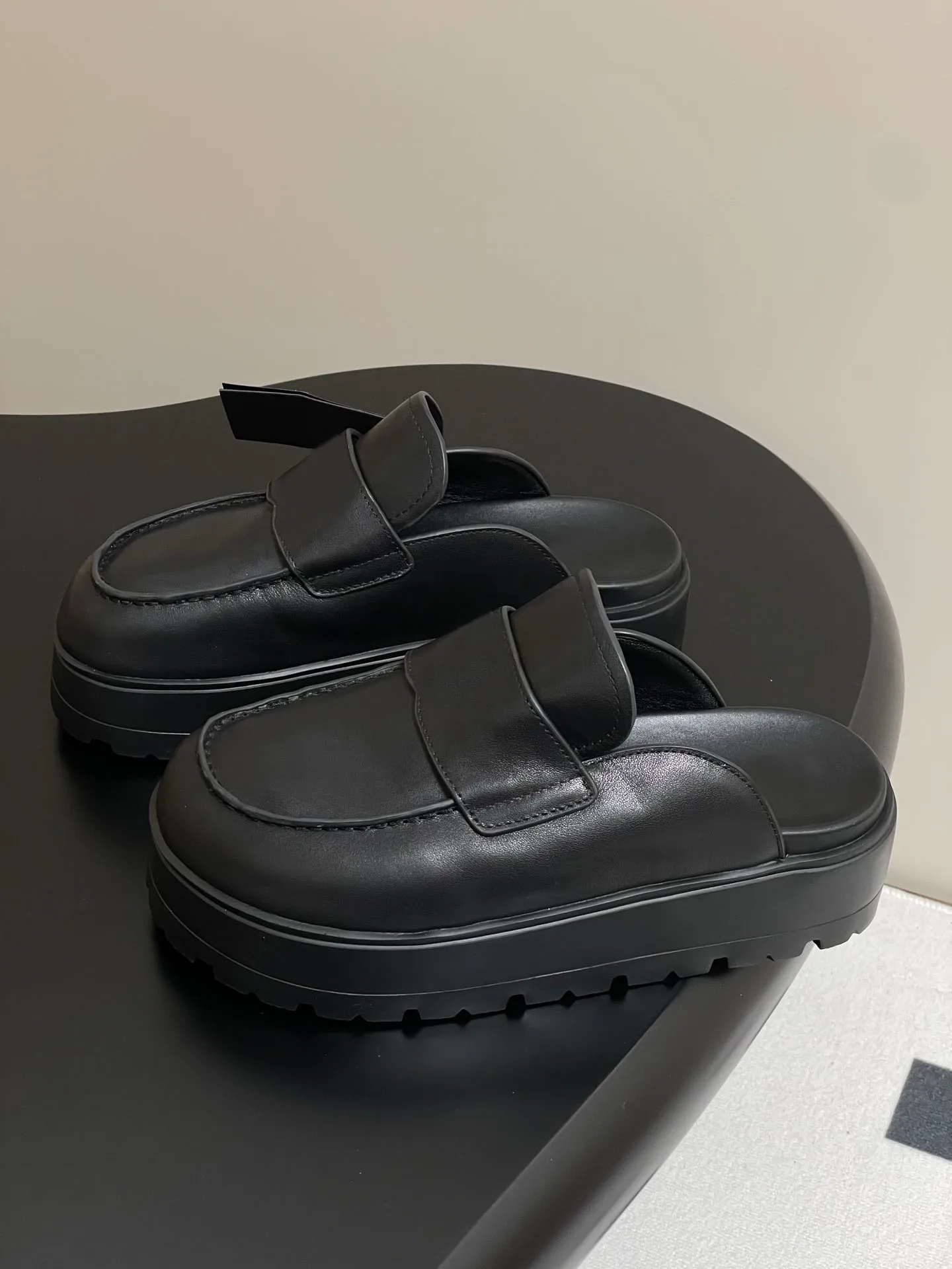 Scarpe da donna Ciabatte flatform in pelle scamosciata