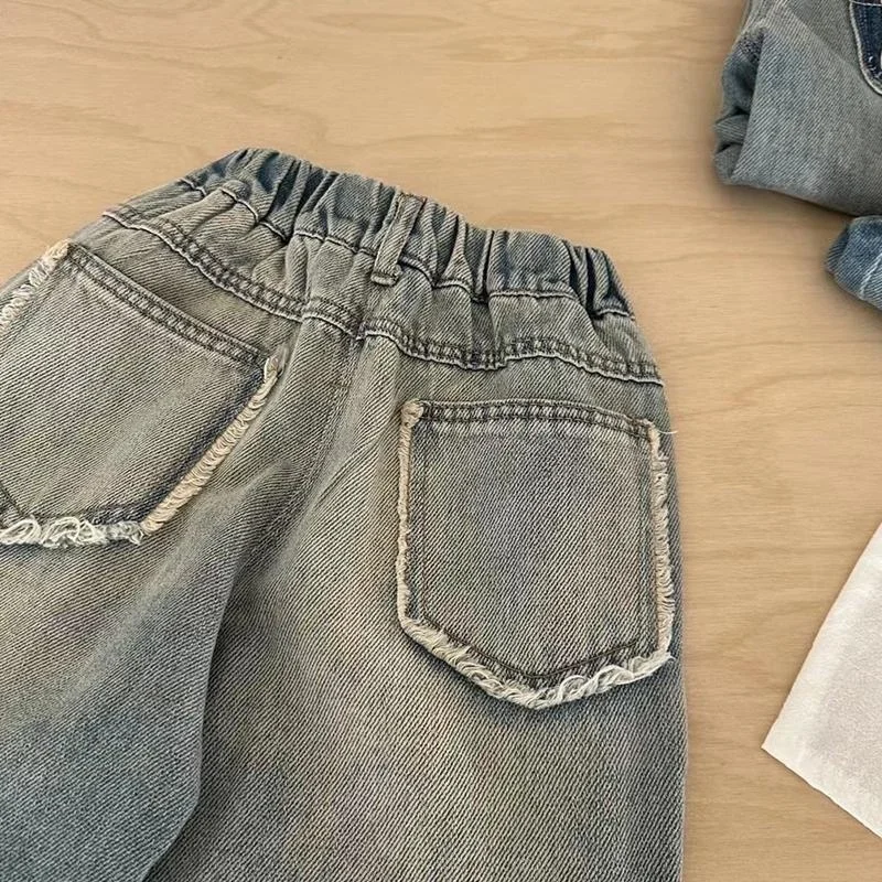 소년 복고풍 찢어진 청바지 2025 신제품, 저렴하고 고품질, 멋지고 2-8세 소년이 캐주얼 바지를 입는 데 적합