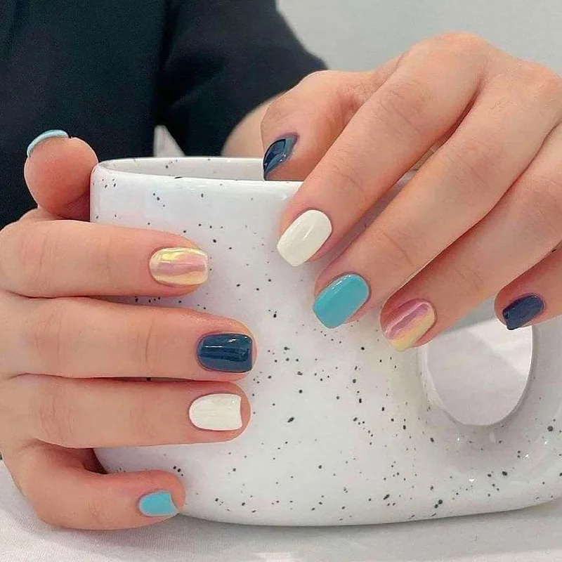 

24-Piece Set Of Dopamine-Inspired Chic Short Square Press-On Nails – Trendy Ombre Colors & Elegant Design