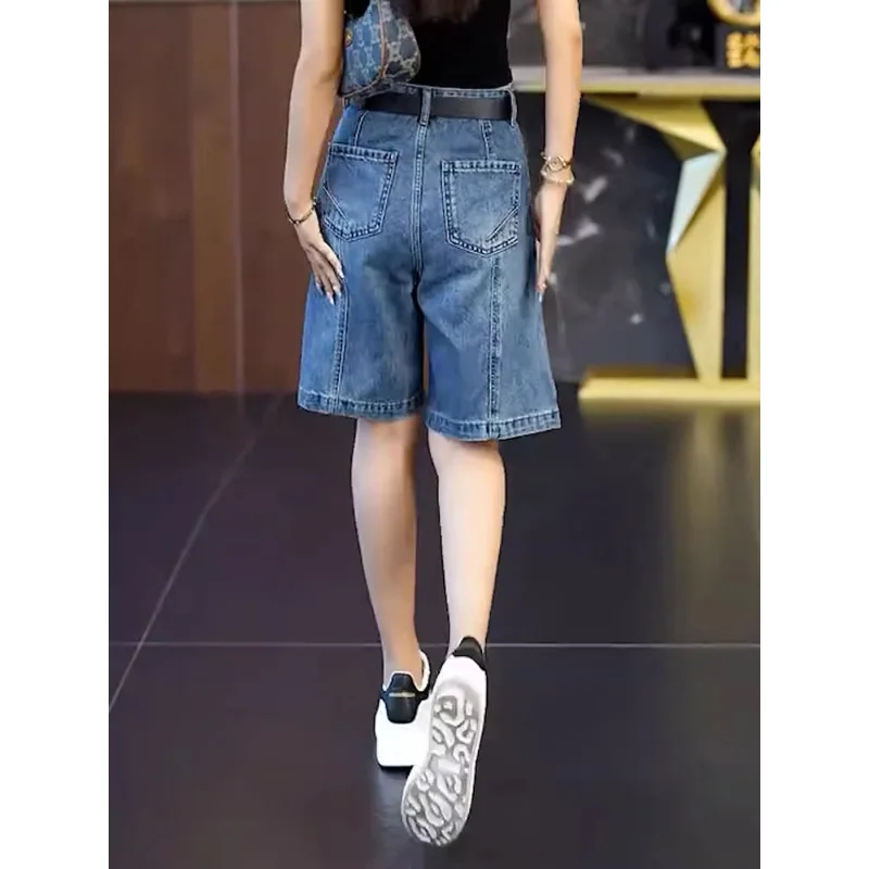 شورت نسائي صيفي رفيع عالي الخصر للتخسيس واسع الساق فضفاض أنيق أبيض بخمس نقاط