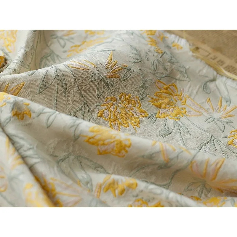 French Color Woven Jacquard Fabric 2024 New Plant Polyester Jacquard Fabric Luggage Women\'s Clothing Floral Fabric Wholesale