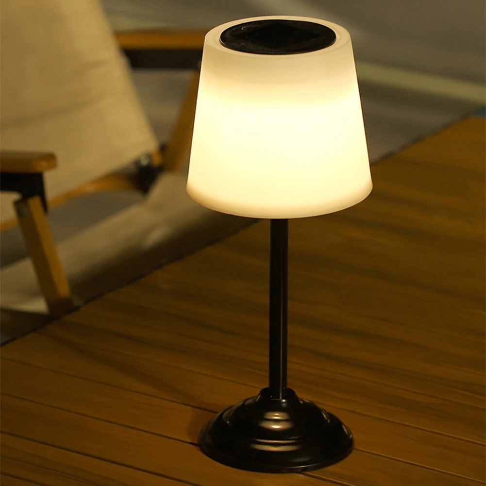 Tafellamp op zonne-energie Metalen bedlampje Warm licht Slaaplampje met lampenkap Eenvoudig leeslampje voor slaapkamer, woonkamer