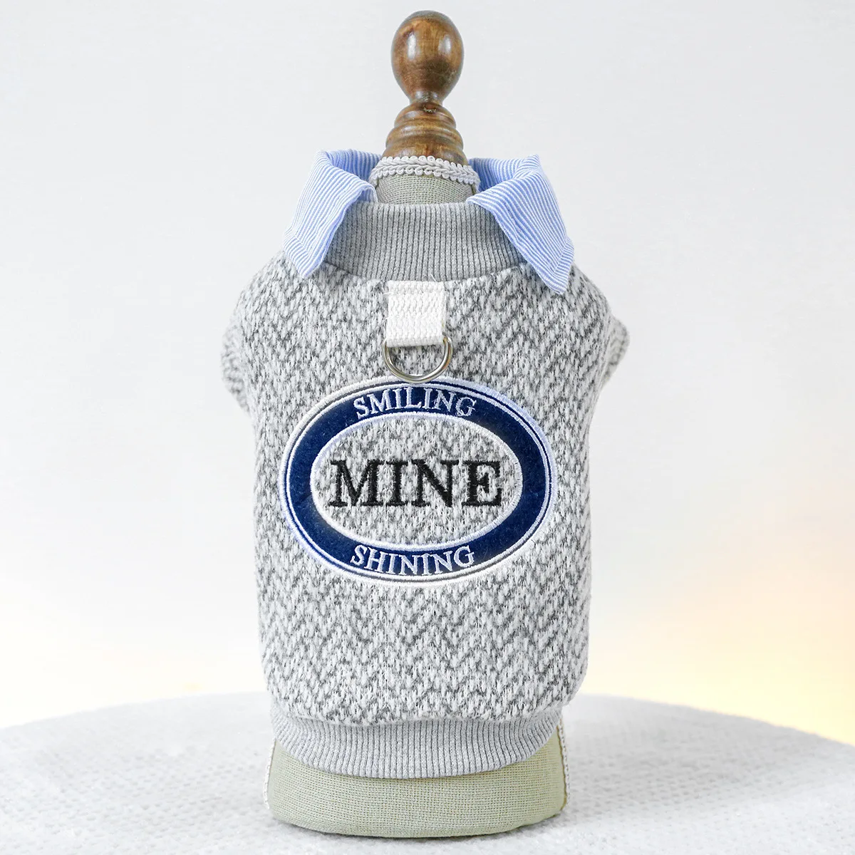 Pet clothes dog cat clothing clothing two feet new embroidery fake two pieces delicate sweater shirt