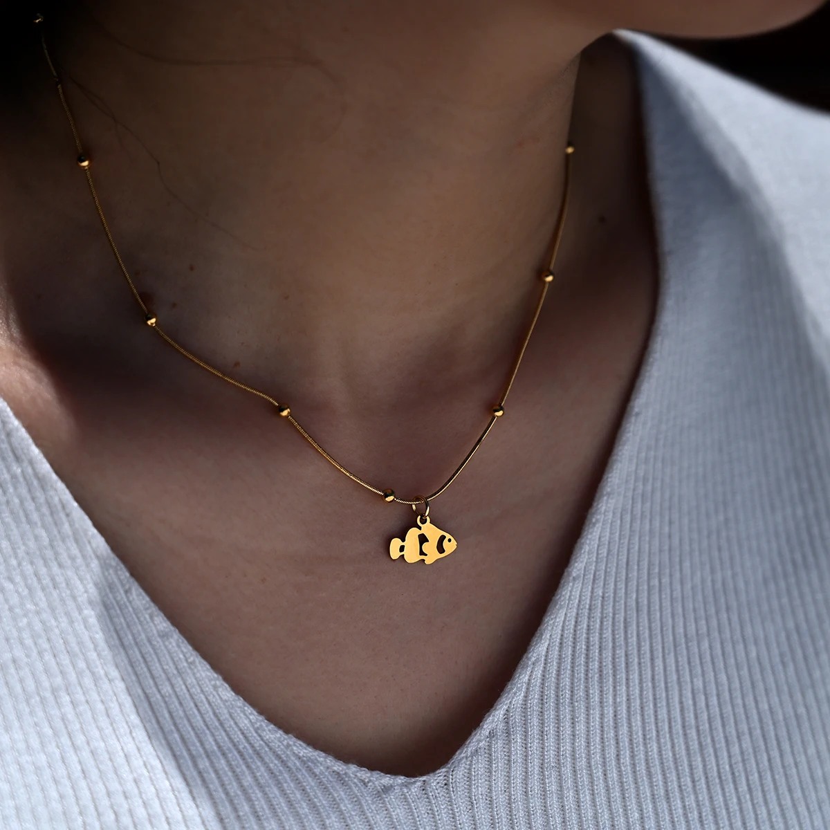 

Waterproof Stainless Steel Dolphin Pendant Necklace Tarnish Free Stackable Fish Necklace for Women Daily Fashion Jewelry