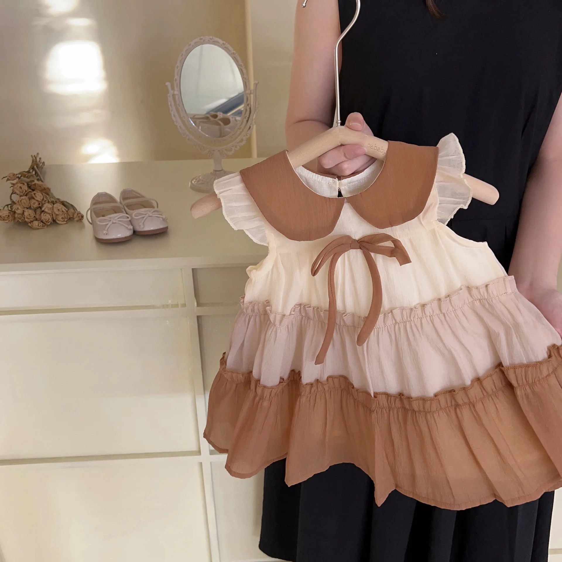 Girls Casual Dresses Baby Sleeveless Summer New Princess Vest Skirt Girls Flying Sleeve Sling 2024 Simple Turn Down Collar