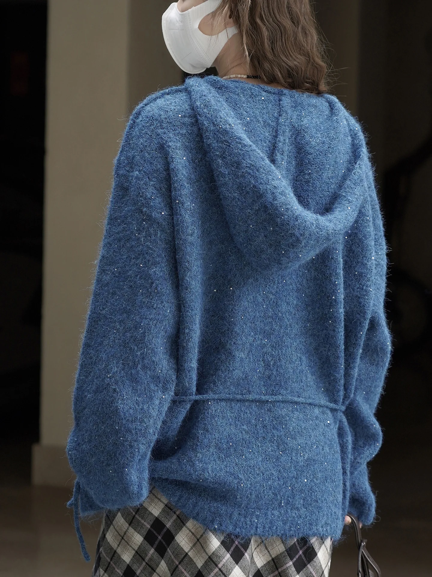 Nueva versión coreana de invierno, suéter de lana con capucha en la cintura con lazo, top informal con cuello en V para mujer