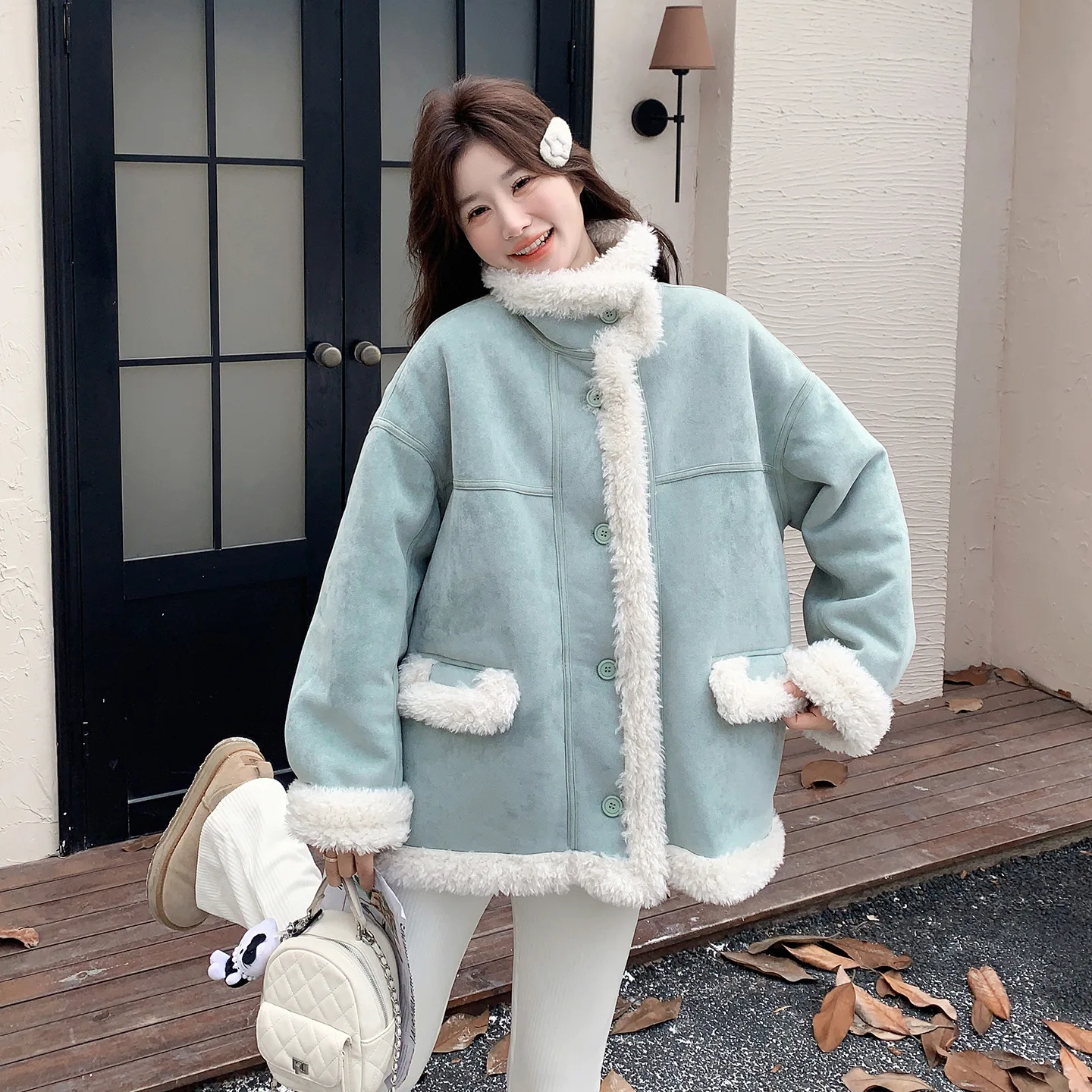 سترة نسائية زرقاء على الطراز الكوري بياقة واقفة من جلد الغزال معطف صوف الضأن 2025 سترة شتوية سميكة مبطنة بالفرو الصناعي #2