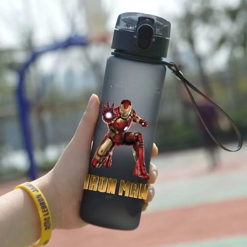 560ml Disney Spiderman Hulk Anime bottiglia d\'acqua iron Man toy for Boys Cartoon Plastic Drinking Cups bambini Adult Water Glass