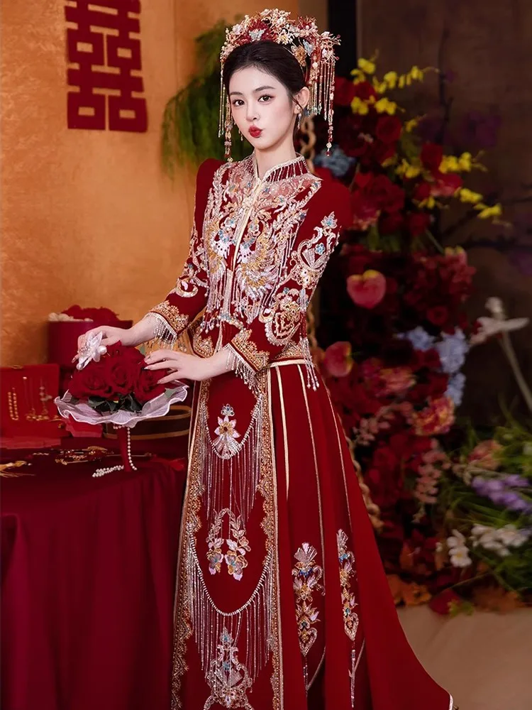 

The new Chinese-style wedding dress for brides dragon and phoenix gown from Heavy Industry's magnificent velvet suit